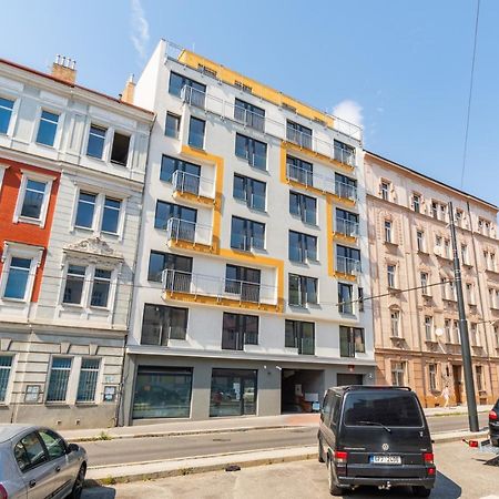 Brand New Studio Apartment #21 With Free Secure Parking In The Center Praag Buitenkant foto