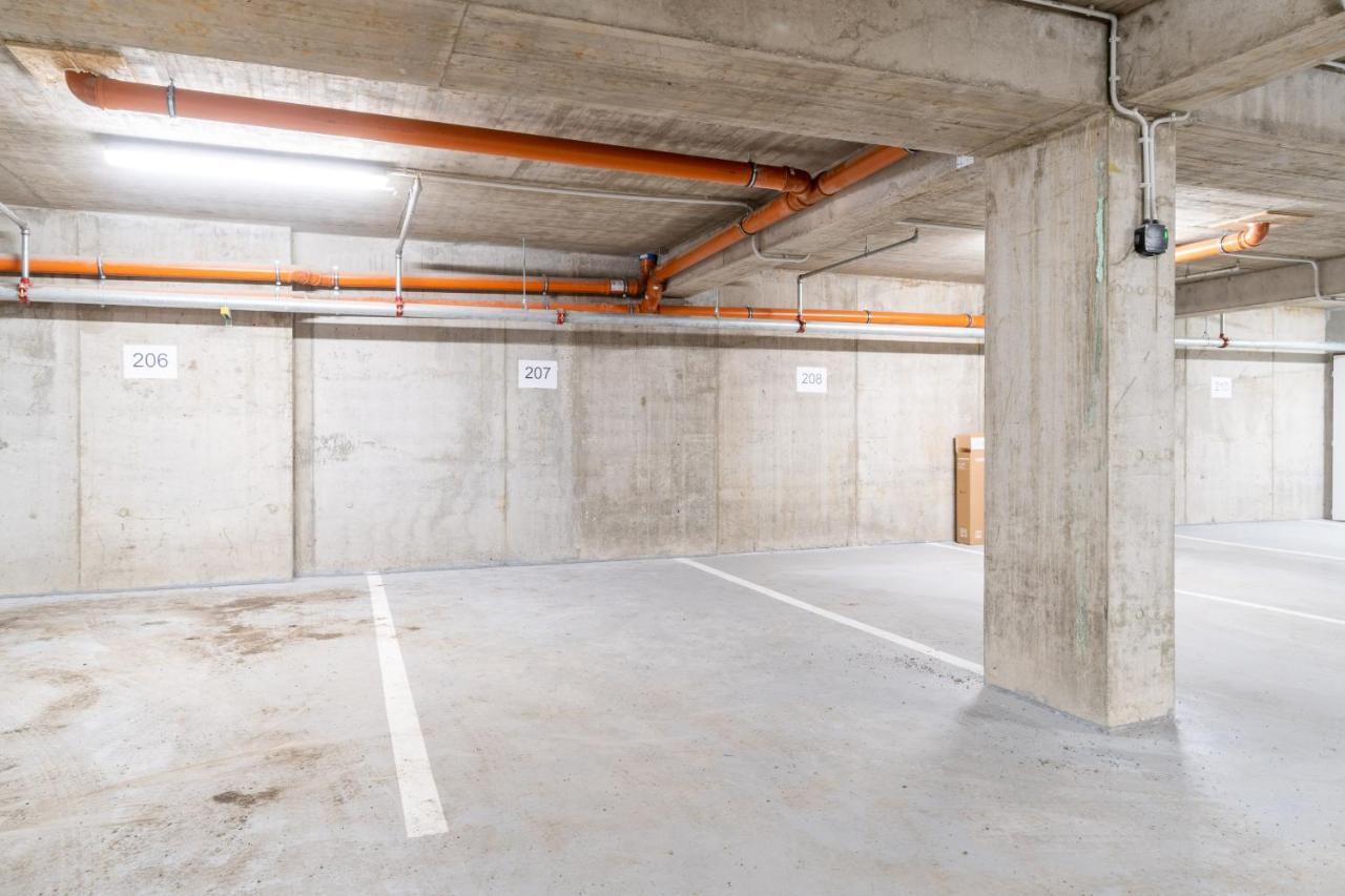 Brand New Studio Apartment #21 With Free Secure Parking In The Center Praag Buitenkant foto